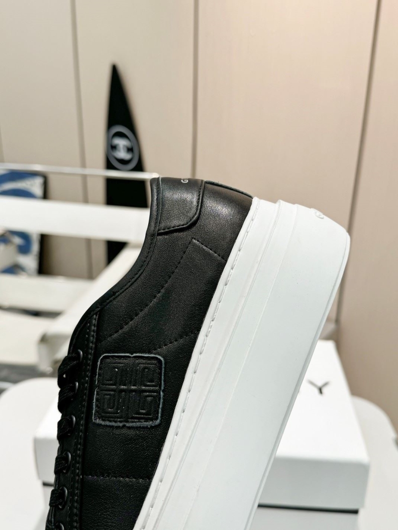 Givenchy Sneakers